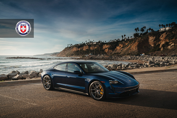 Фото дисков HRE P101SC Глянцевый темный лак на Porsche Taycan I