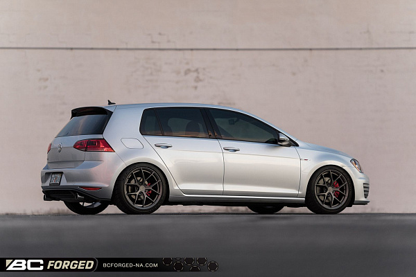 Фото дисков BC Forged KL01 Матовый графит на Volkswagen Golf VII