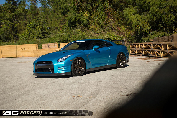 Фото дисков BC Forged HCS02 Глянцевая бронза на Nissan GT-R