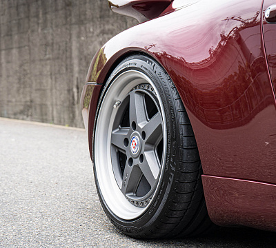 Фото дисков HRE 517 на Porsche 911 IV