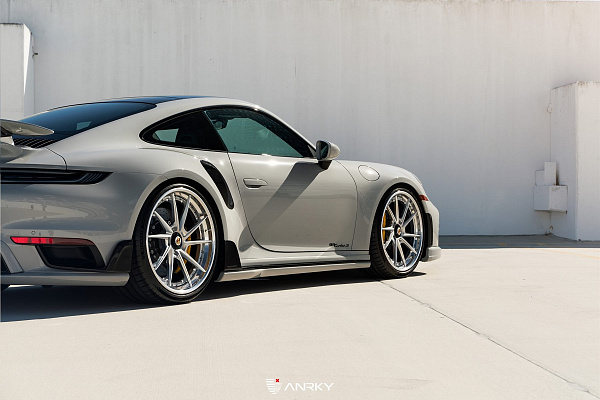 Фото дисков Anrky AN33 Сатиновый лак на Porsche 911 VIII