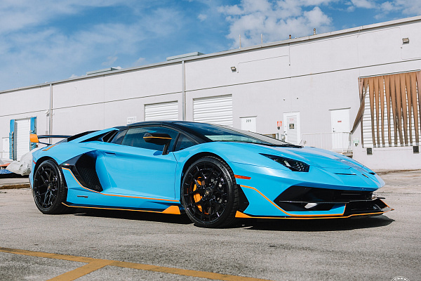 Фото дисков Vossen LC3-01 Черный глянец на Lamborghini Aventador