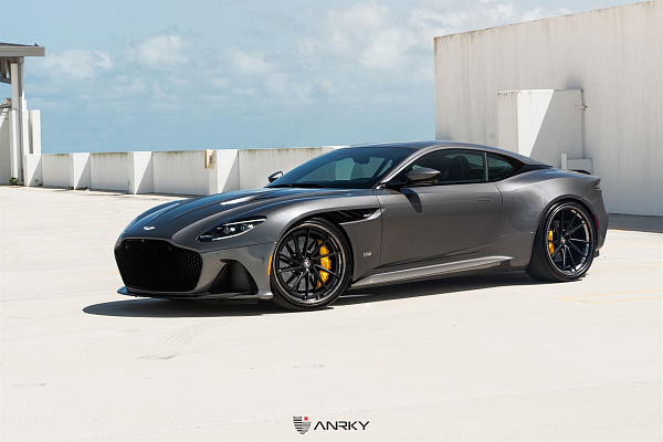 Фото дисков Anrky AN33 Черный сатин на Aston Martin DBS 3