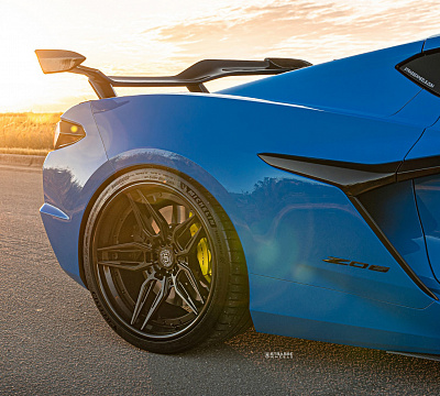 Фото дисков Strasse Wheels SV4-RS Deep Concave FS на Chevrolet Corvette C8