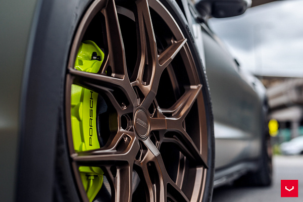 Фото дисков Vossen HF-5 Сатиновая бронза на Porsche Taycan I