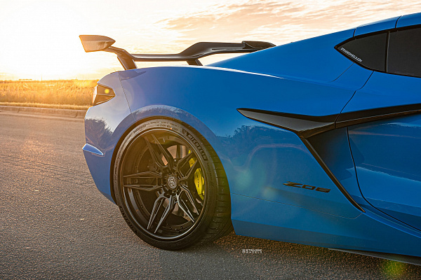 Фото дисков Strasse Wheels SV4-RS Deep Concave FS Черный сатин на Chevrolet Corvette C8