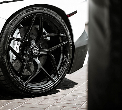 Фото дисков Brixton Forged PF5 на Lamborghini Aventador