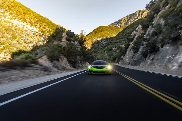 Фото дисков Brixton Forged PF14 R / RS Сатиновый темный лак на McLaren 600