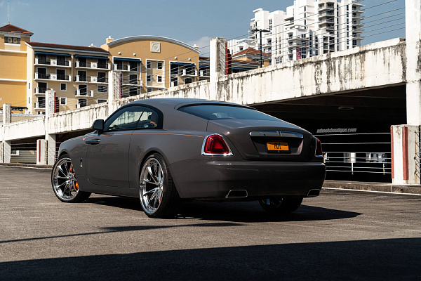 Фото дисков HRE S204H Полированный лак на Rolls-Royce Wraith