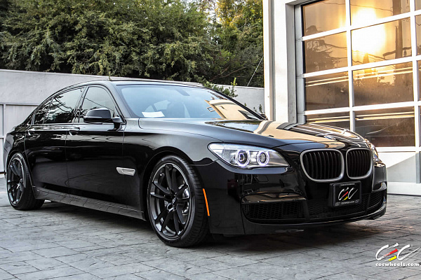 Фото дисков CEC C882 Черный глянец на BMW 7 (F01/F02/F04)