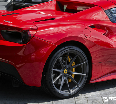 Фото дисков Vossen EVO-2 на Ferrari 488