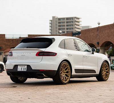 Фото дисков Vossen HF-2 на Porsche Macan I