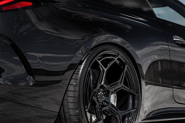 Фото дисков Radi8 R804.C Черный глянец на Mercedes-Benz CLE
