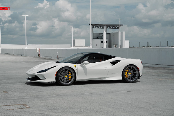 Фото дисков Anrky AN12 Глянцевый темный лак на Ferrari F8