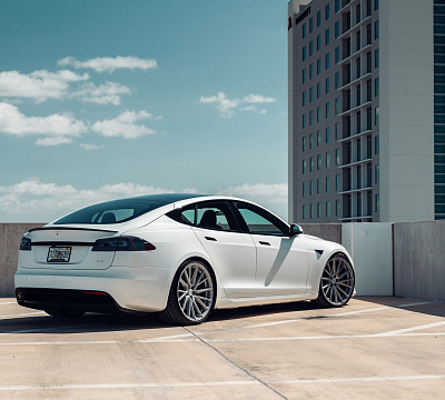 Фото дисков Vossen HF-4T на Tesla Model S