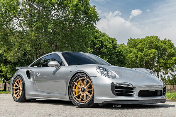 Фото дисков Strasse Wheels SV10-RS Performance Сатиновое золото на Porsche 911 VII