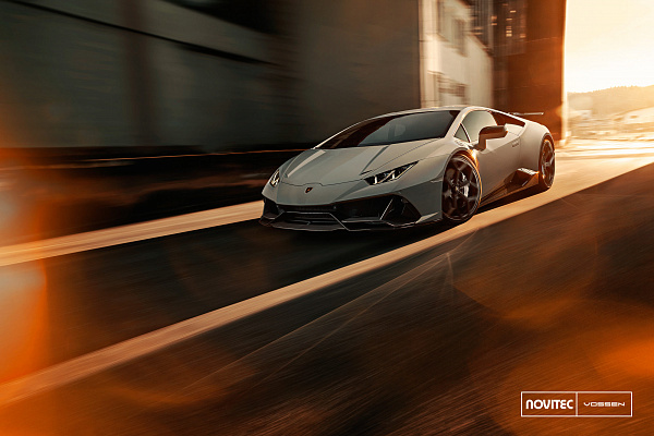 Фото дисков NOVITEC NL4 Сатиновый темный лак на Lamborghini Huracan