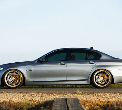 Фото дисков HRE 301M на BMW 5/M5 (F10)