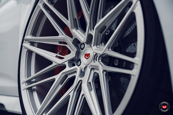 Фото дисков Vossen EVO-5R Черный глянец на Audi A/RS 6 (C8)
