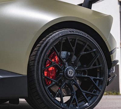 Фото дисков Brixton Forged PF10 на Lamborghini Huracan