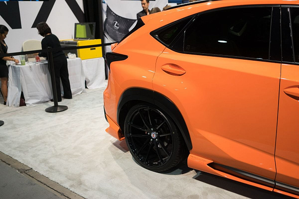 Фото дисков HRE P104 Черный глянец на Lexus NX I