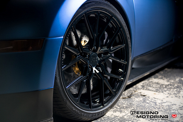 Фото дисков Vossen M-X3 Черный глянец на Bugatti Veyron