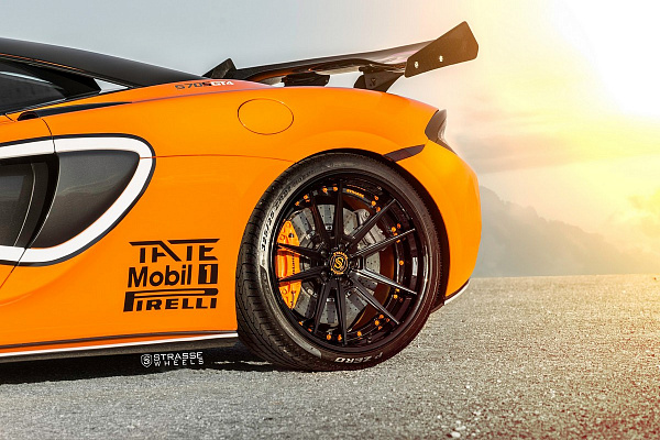 Фото дисков Strasse Wheels SV1 Deep Concave FS Черный глянец на McLaren 570S