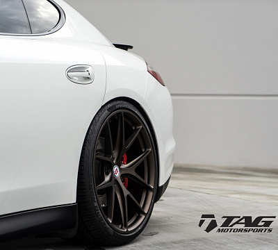 Фото дисков HRE P101 на Porsche Panamera I