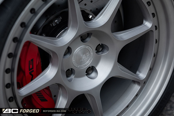 Фото дисков BC Forged LE82 // MLE82 Сатиновый темный лак на Mercedes-Benz E-Class (W212, S212, C207)