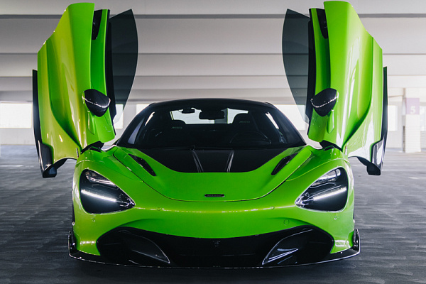 Фото дисков Brixton Forged PF10 Черный глянец на McLaren 720S