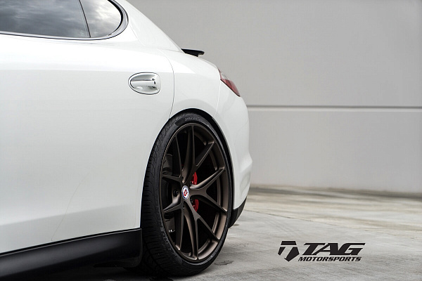Фото дисков HRE P101 Сатиновая бронза на Porsche Panamera I