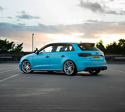 Фото дисков Bola FLR на Audi A/S/RS 3 (8V)