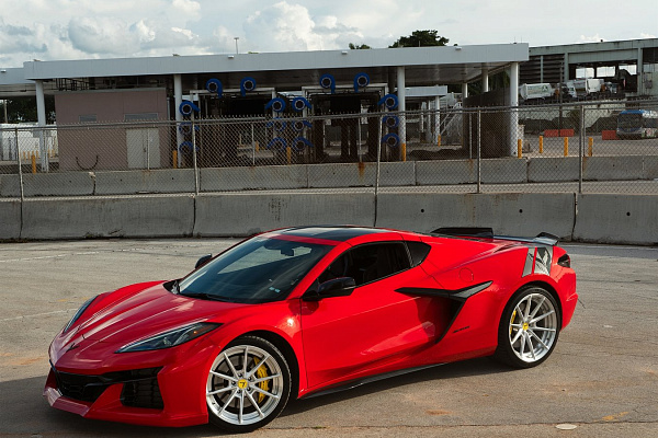 Фото дисков Anrky AN28 Глянцевый лак на Chevrolet Corvette C8