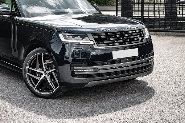 Фото дисков Kahn Type 52 RS Черный сатин на Range Rover V