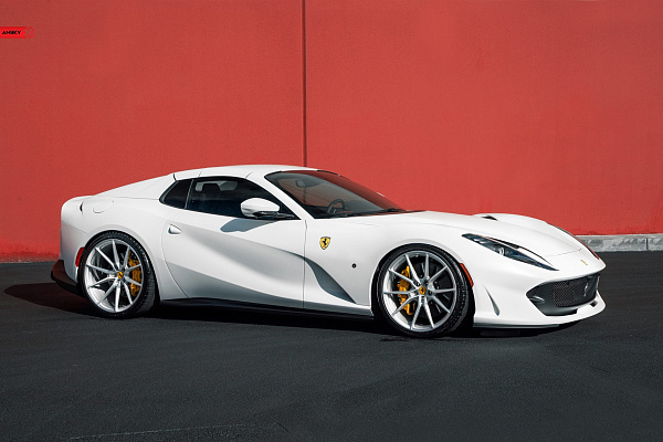 Фото дисков Anrky AN12 Глянцевый лак на Ferrari 812