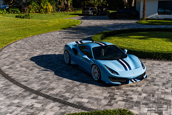Фото дисков NOVITEC NF10 Белый глянец на Ferrari 488