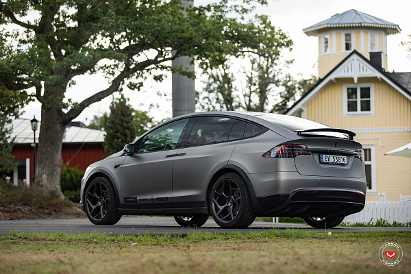 Фото дисков Vossen CG-205T Глянцевый графит на Tesla Model X