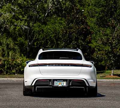Фото дисков Radi8 R807 на Porsche Taycan I