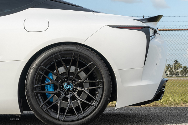 Фото дисков Strasse Wheels SV10M Deep Concave Duoblock Другой цвет на Lexus LC 500