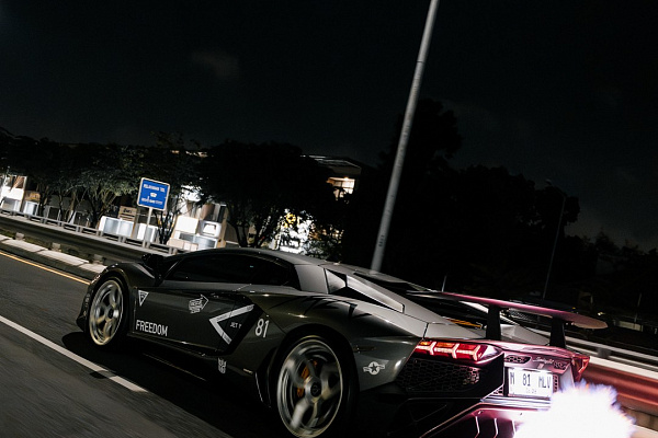 Фото дисков Brixton Forged NC01-R Серебро на Lamborghini Aventador