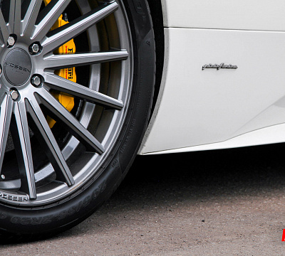 Фото дисков Vossen VFS-2 на Ferrari 458