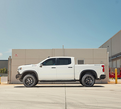 Фото дисков 4PLAY 4P06 на Chevrolet Silverado IV