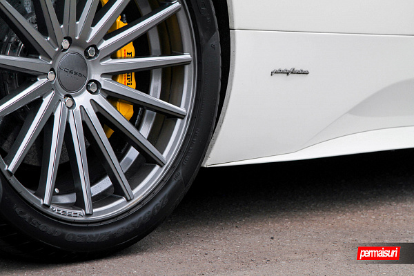 Фото дисков Vossen VFS-2 Глянцевый графит на Ferrari 458