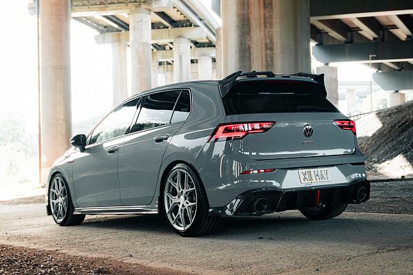 Фото дисков Vossen HF-5 Серебро на Volkswagen Golf VIII