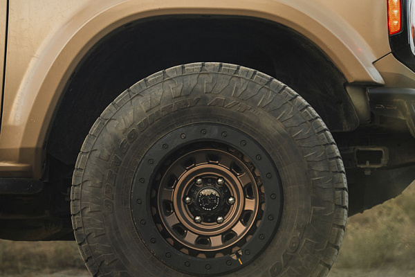 Фото дисков Black Rhino XPLORER Сатиновая темная медь на Ford Bronco