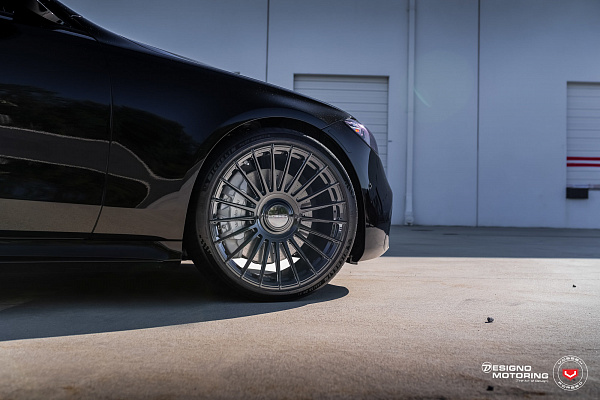 Фото дисков Vossen S17-13 Черный глянец на Mercedes-Benz S-Class (W223)