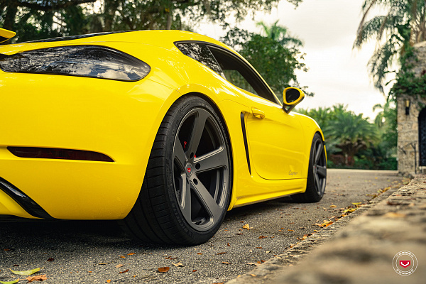 Фото дисков Vossen CG-210 Сатиновый графит на Porsche Cayman III