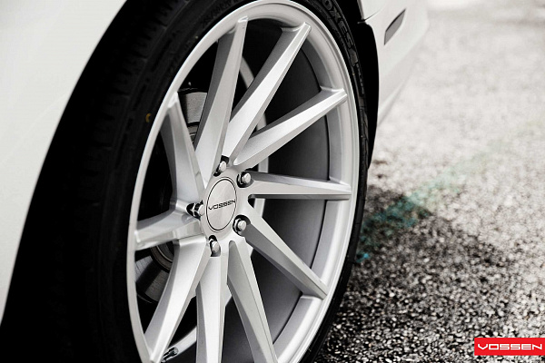 Фото дисков Vossen CVT Серебро на Ford Mustang V