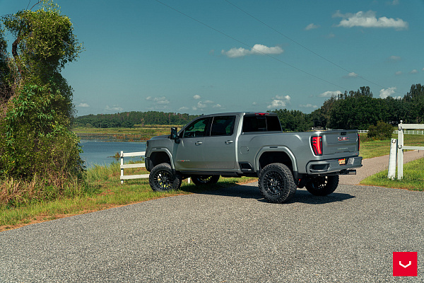 Фото дисков Vossen HFX-1 (8-Lug) Черный сатин на GMC Sierra IV
