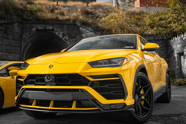 Фото дисков Brixton Forged PF9 Черный сатин на Lamborghini Urus
